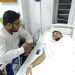 ২৮শে অক্টোবর’০৬ আহত চিকিৎসাধীন শ্রমিক নেতা জাকিররের পাশে আতিকুর রহমান