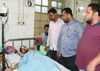 ঢাকায় হাসপাতালে চিকিৎসাধীন বি.বাড়িয়ার ট্রেন দুর্ঘটনায় আহতদের দেখতে যান শ্রমিক নেতৃবৃন্দ