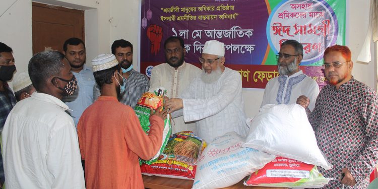 ঈদের আনন্দ শ্রমজীবী মানুষের সাথে ভাগাভাগি করে নিতে হবে : আ ন ম শামসুল ইসলাম