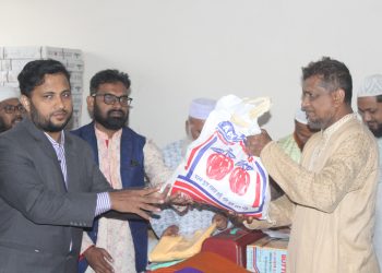 শ্রমিকরা মানবেতর জীবন যাপন করে : অ্যাডভোকেট আতিকুর রহমান