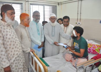 সীতাকুণ্ডে বিস্ফোরণে ক্ষতিগ্রস্তদের পাশে শ্রমিক কল্যাণ ফেডারেশন